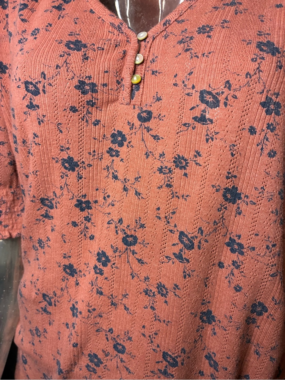 Lucky Brand Coral Pink Floral V-Neck Short Sleeve Top - Picture 2 of 8